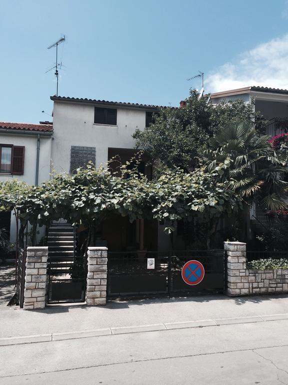 Mila Holiday Apartments Poreč Exterior foto